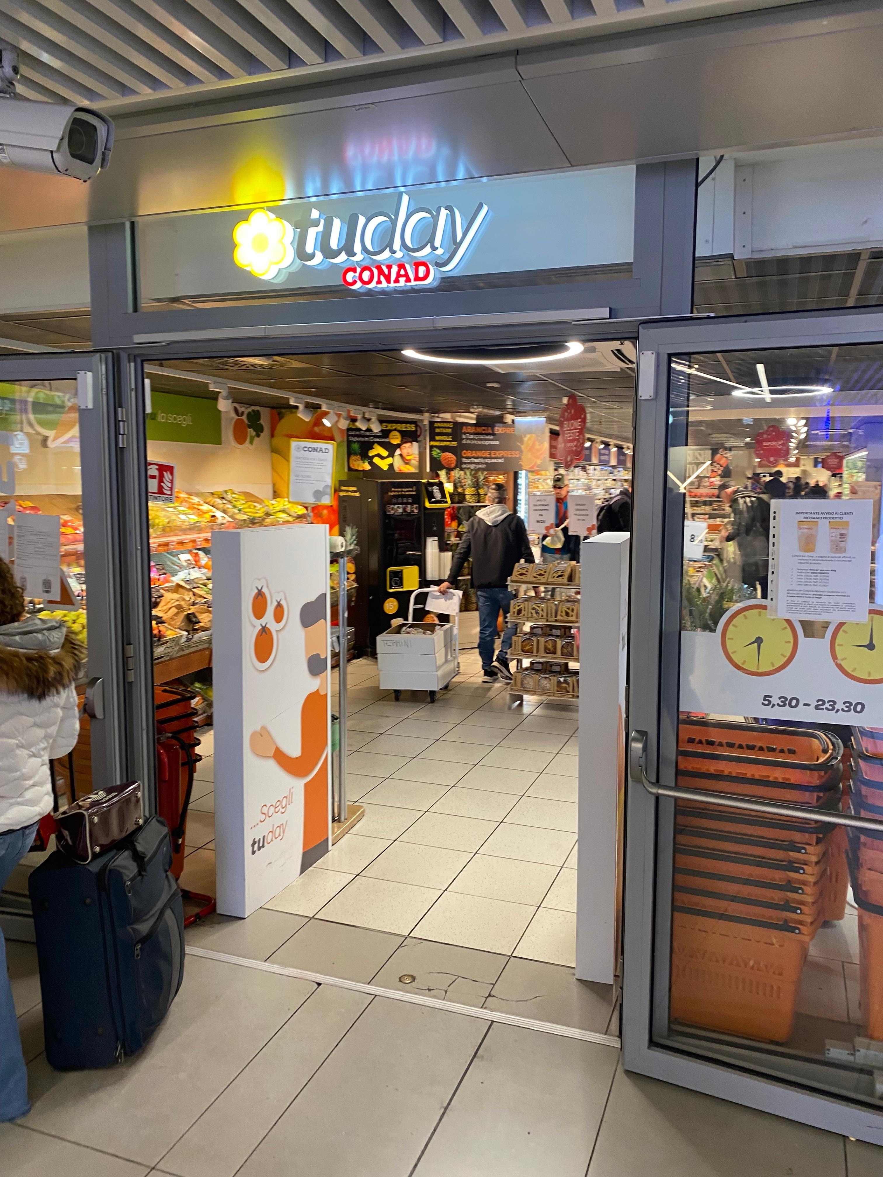 Grocery store in train station 