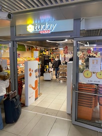 Grocery store in train station