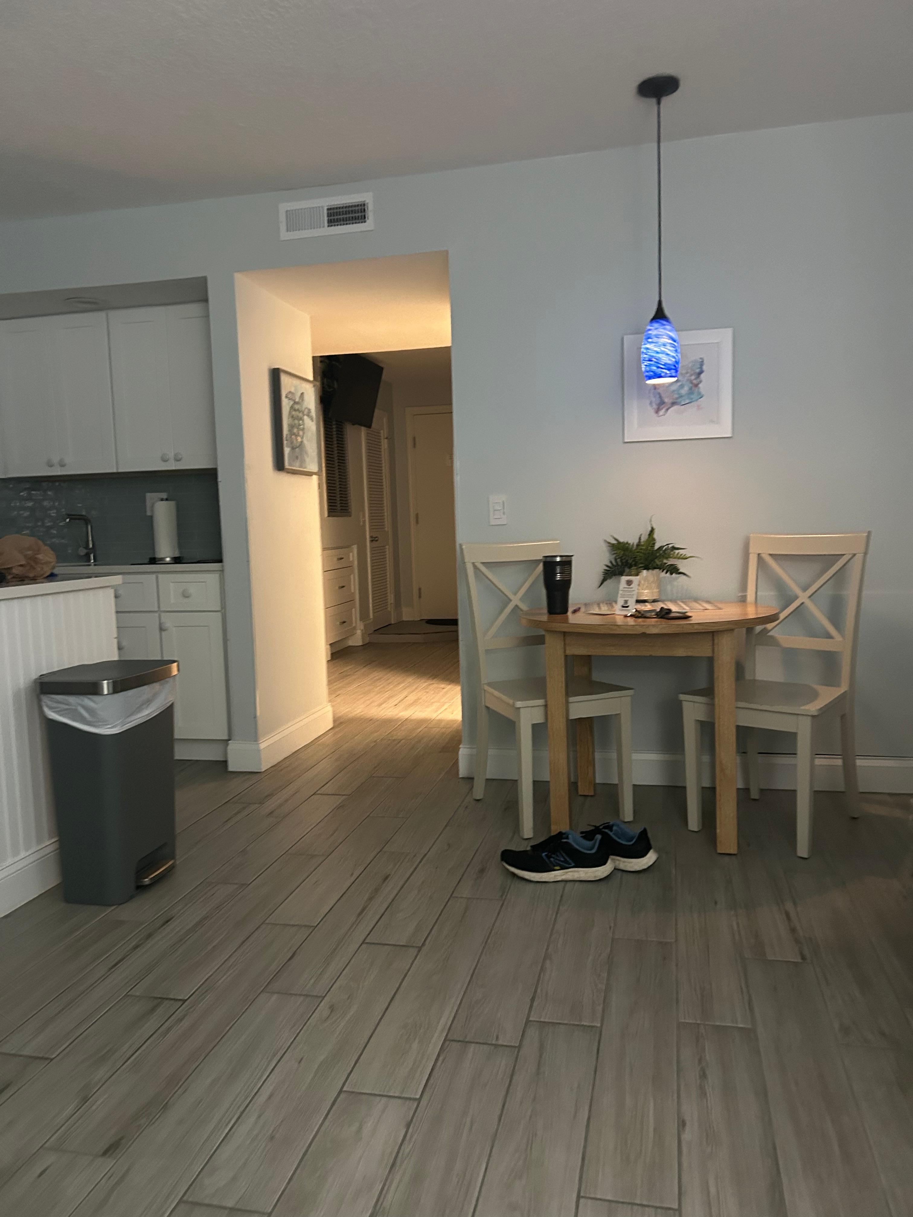 Kitchen, full fridge, sink, all utensils 