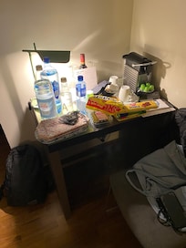 Tiny table / desk that doesnât allow to work with laptop