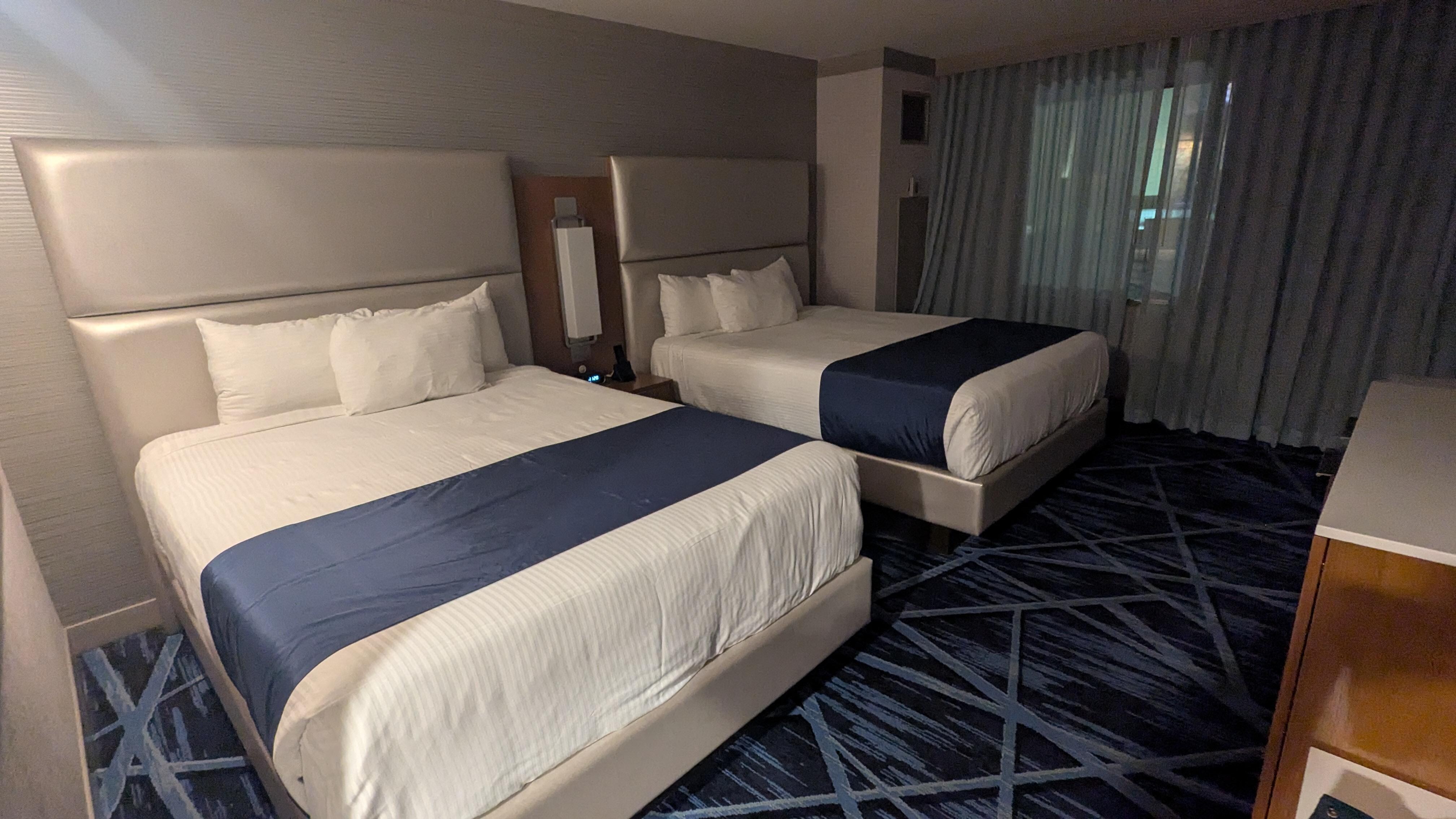 Select tower - 2 queens