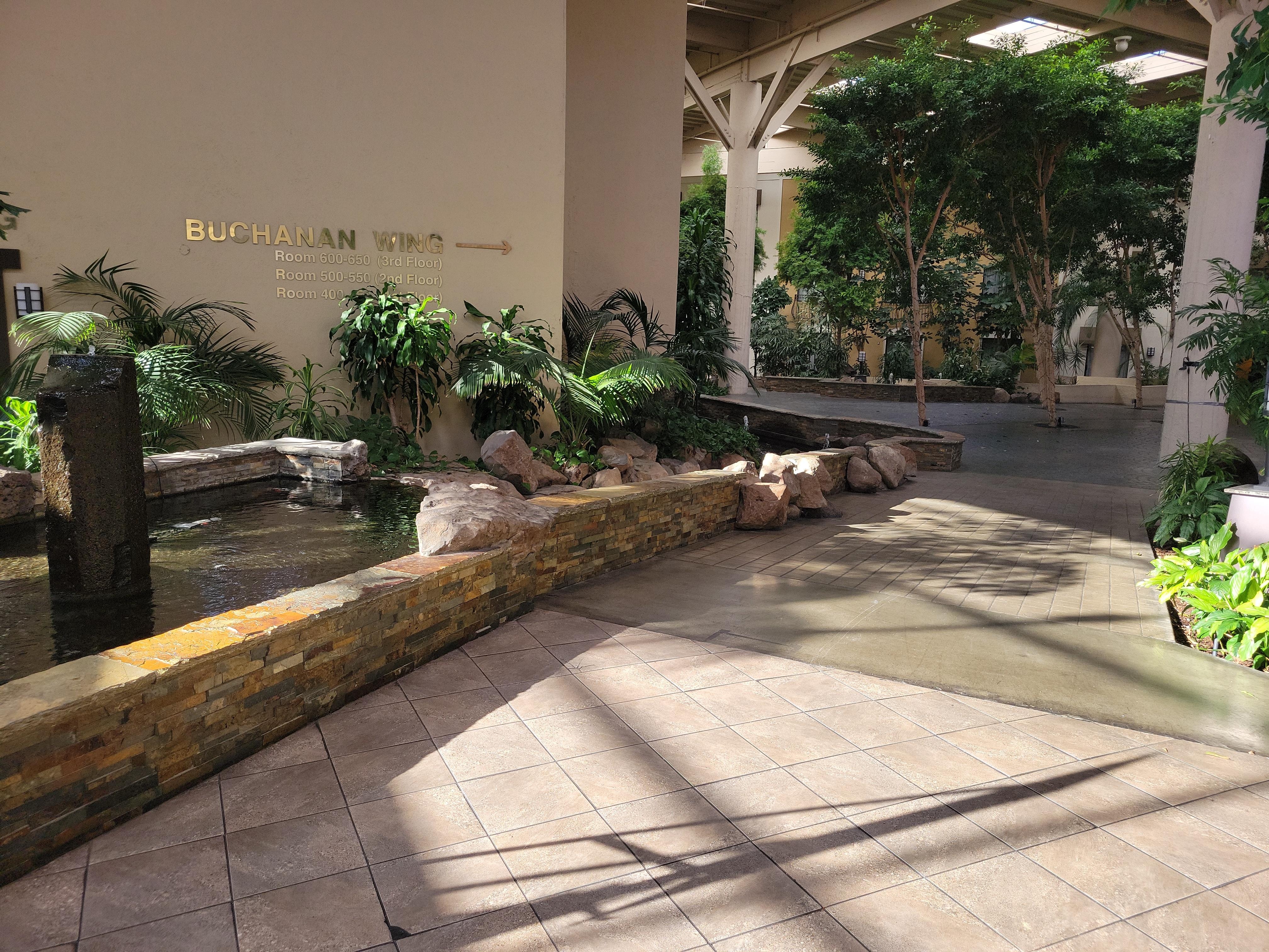 Beautiful lobby filled with real plant life, waterfalls & ponds. The restaurant and bar are also in this area so you can eat & drink in a nice scenic place.