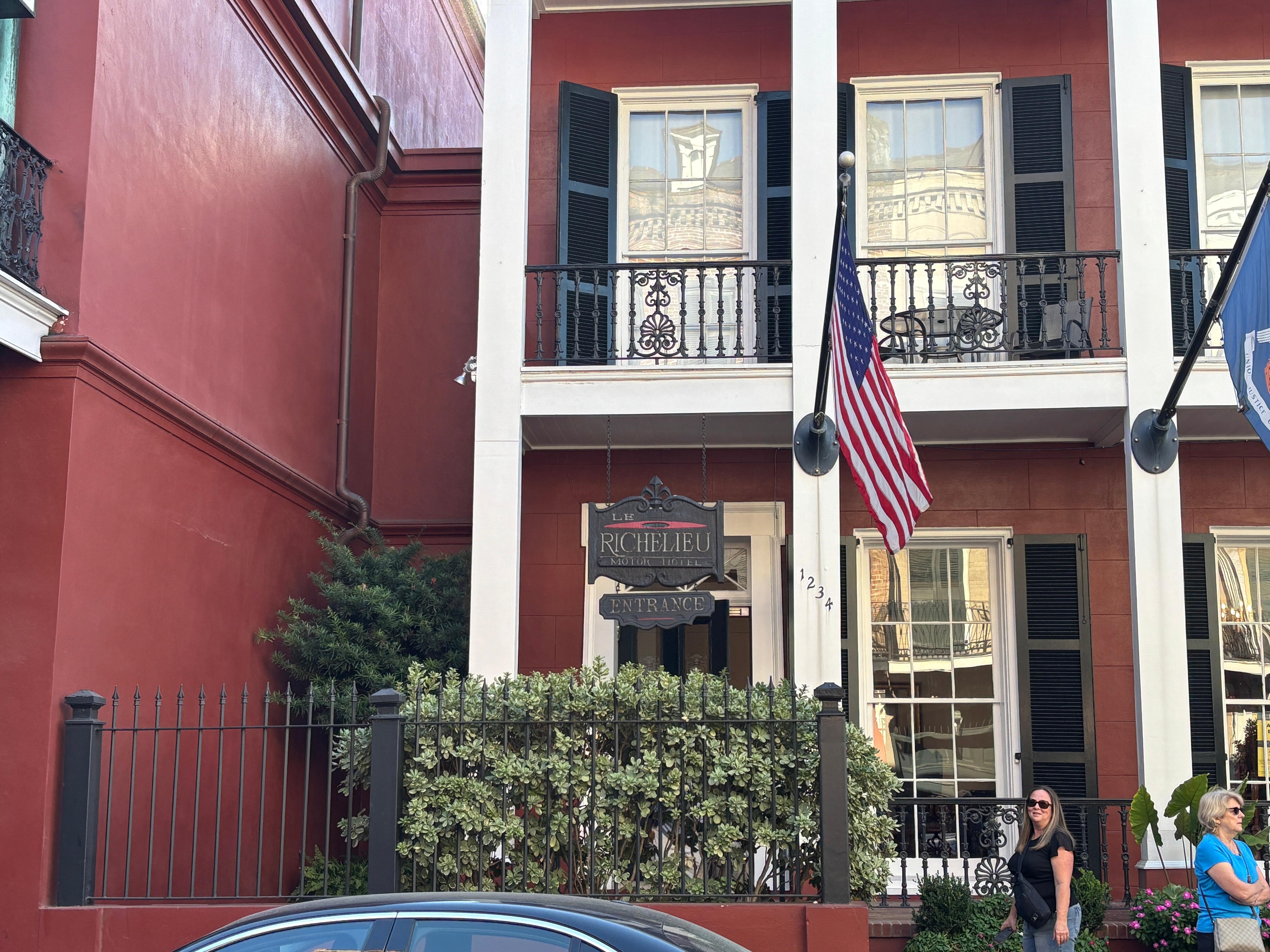 Entrance to the hotel