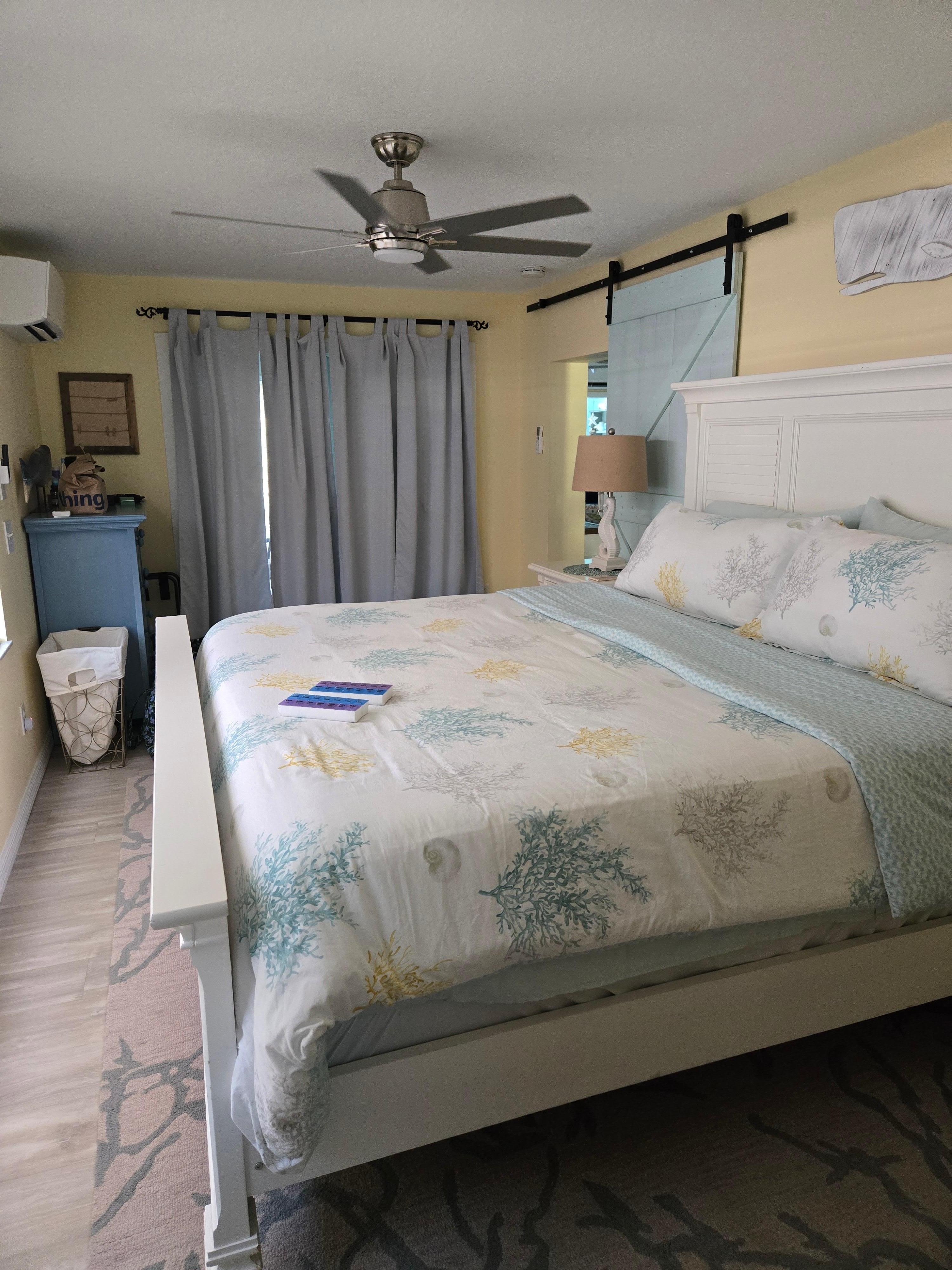 Loved the king size bed with the ensuite bathroom. 