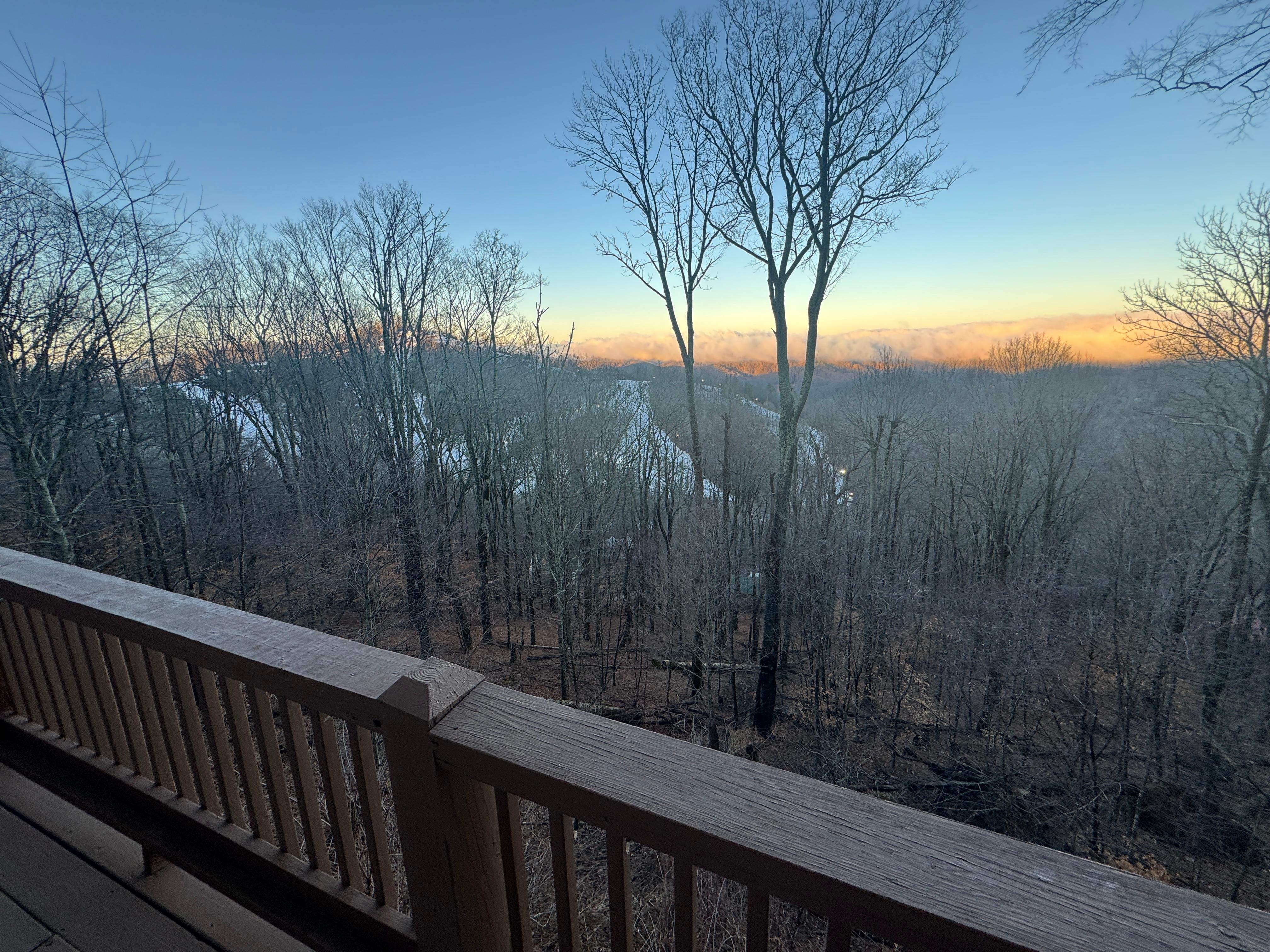 Beautiful views morning and evening, hot tub is awesome