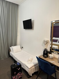 This is not a bed to sleep on when we book a twin room. It was so uncomfortable I did not sleep.