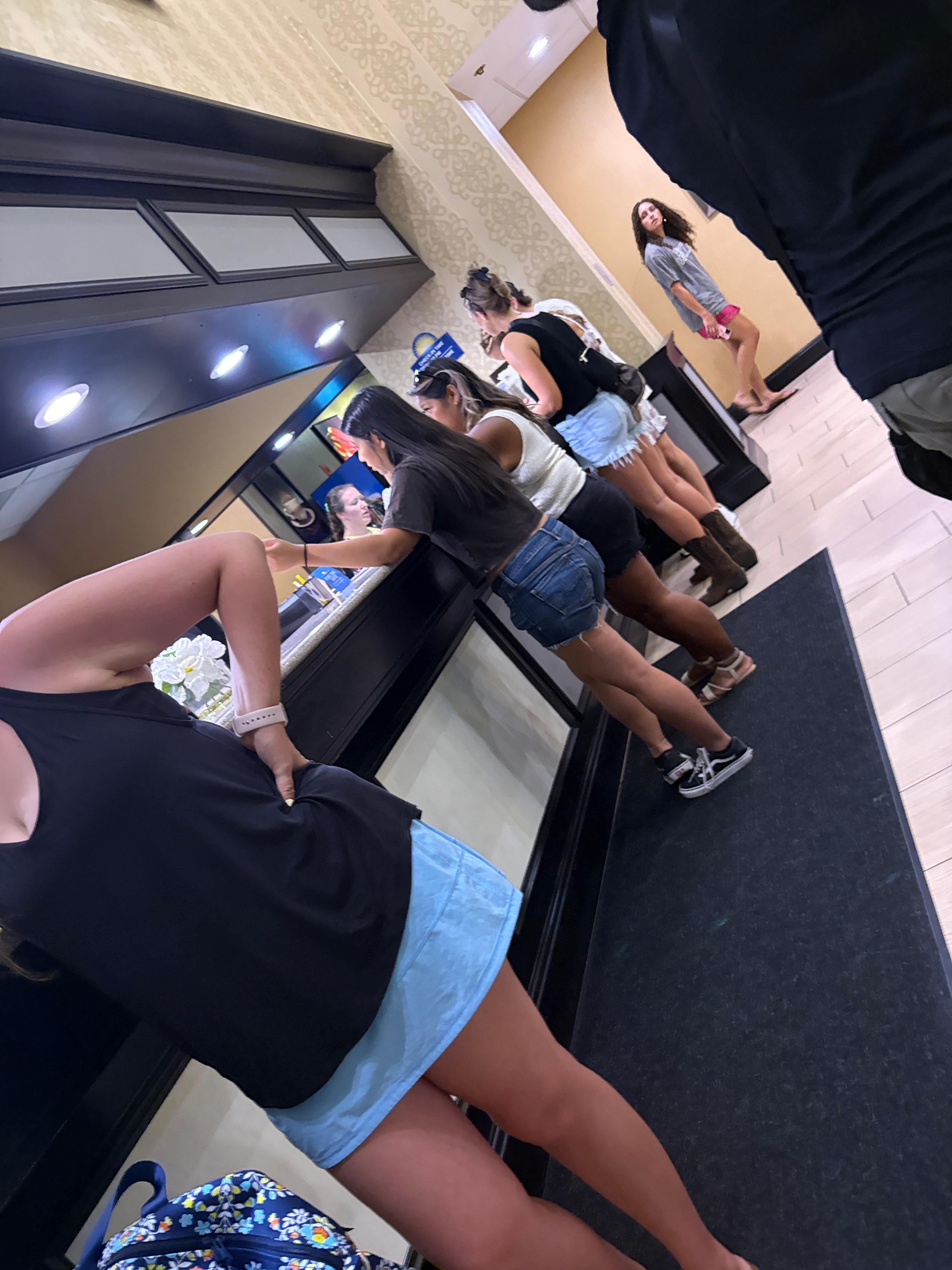 Waiting lines to check in