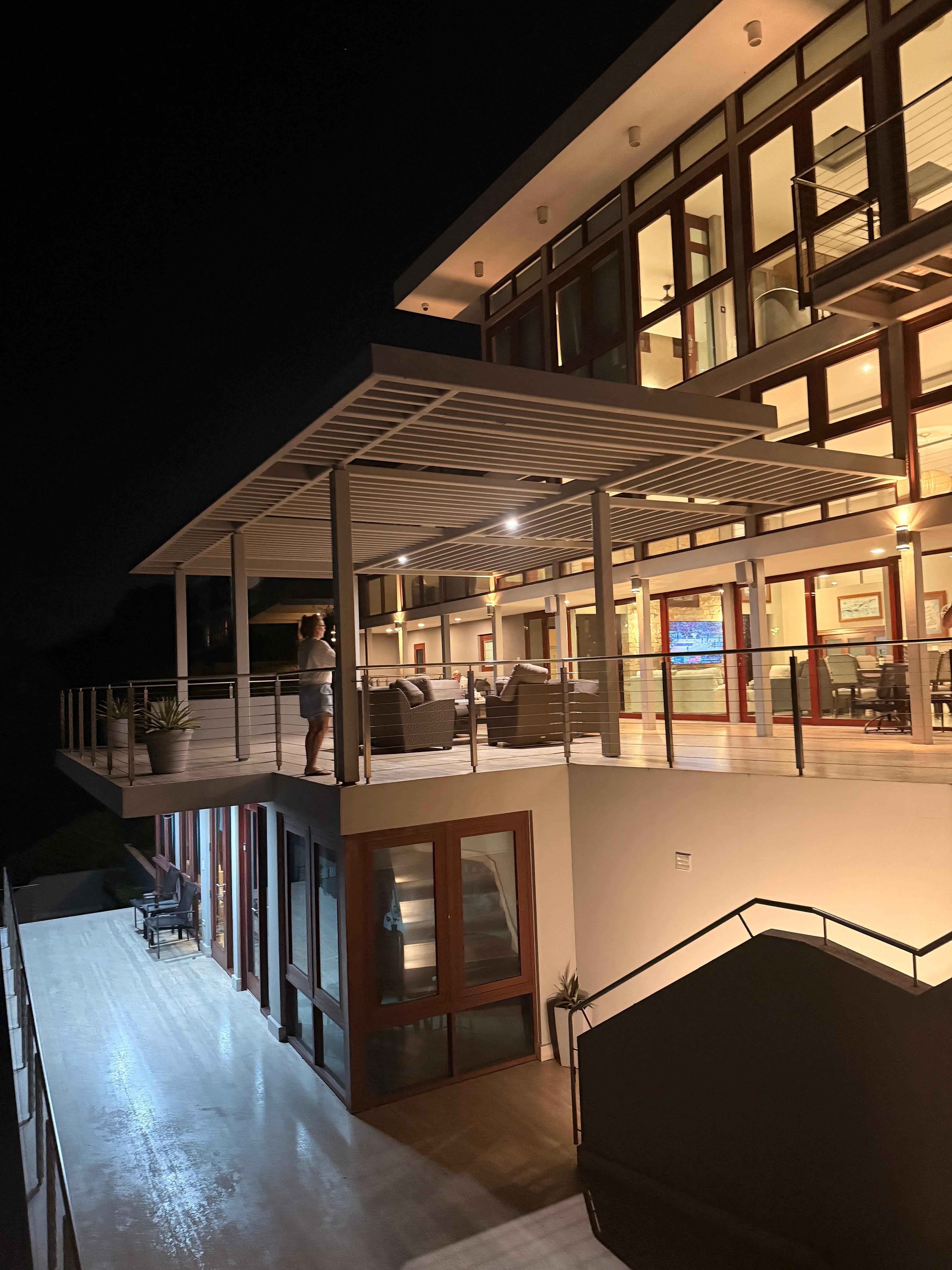 The house at night!
Spectacular!