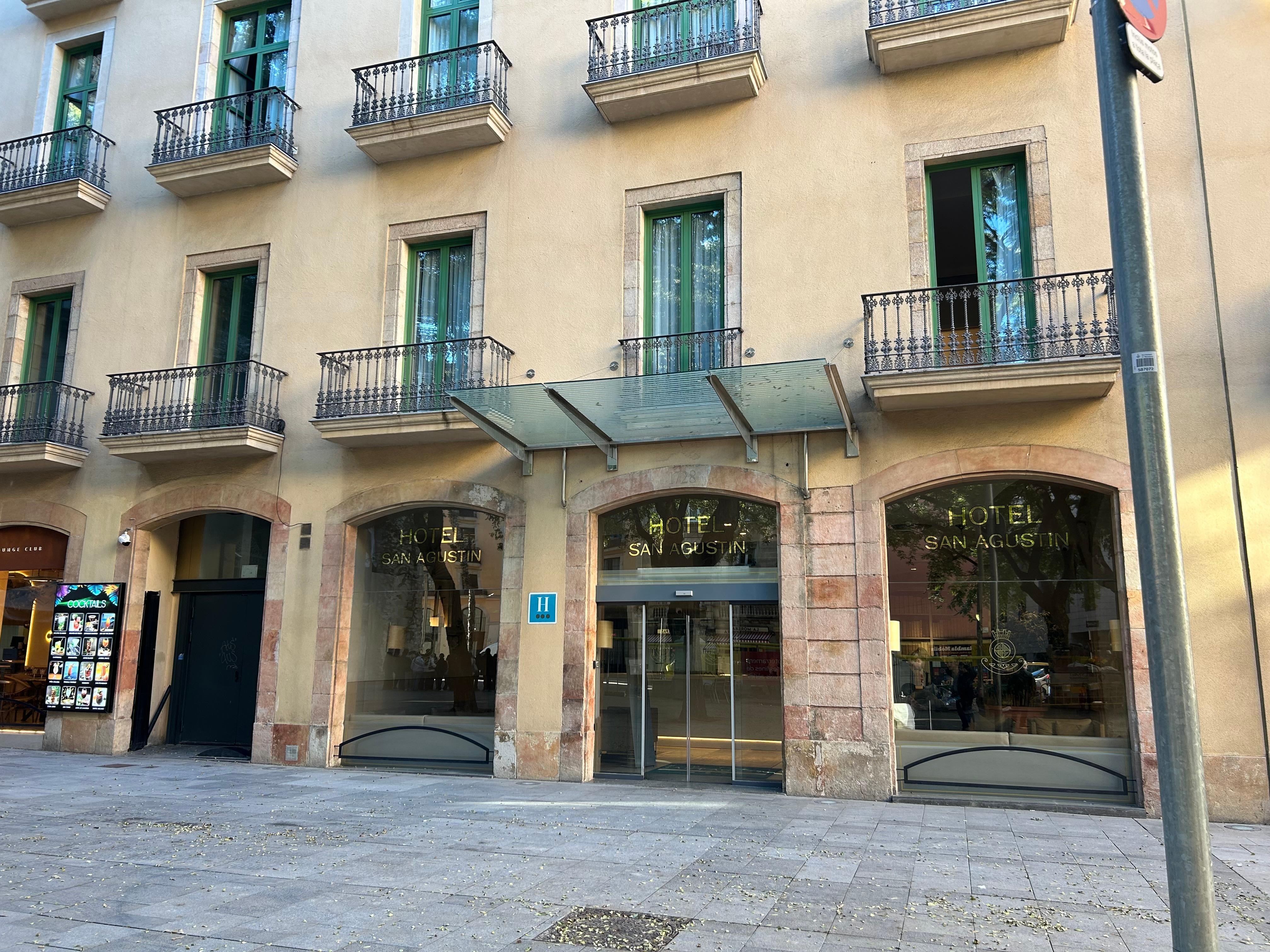 Entrée de l’hôtel 