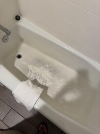 Horrible staining that made us not us this shower and ask for a refund