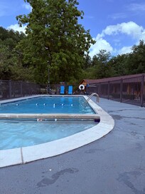 My 8 & 3 year old really enjoyed themselves. Very clean & well maintained pool.