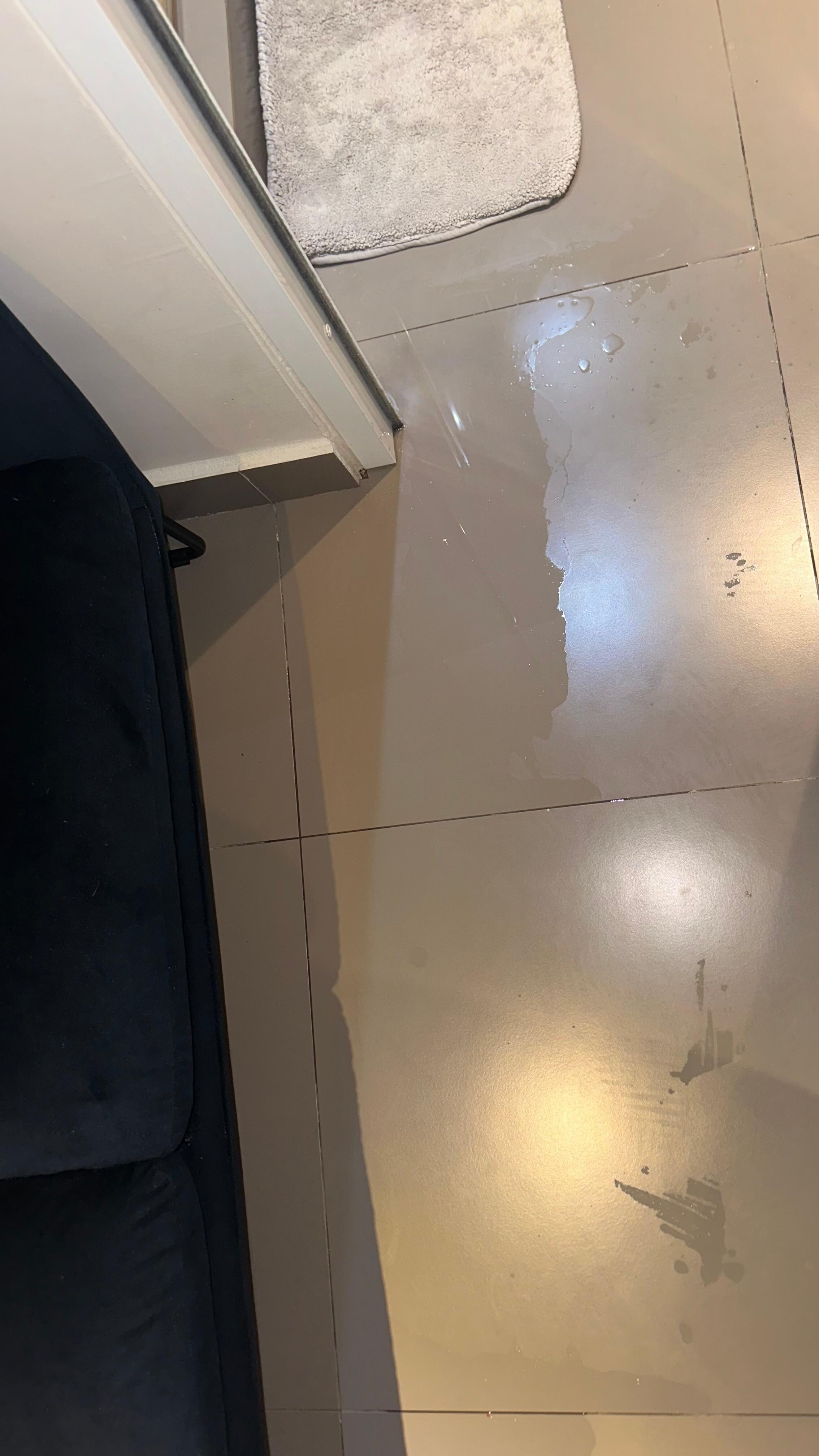 Agua en el cuarto