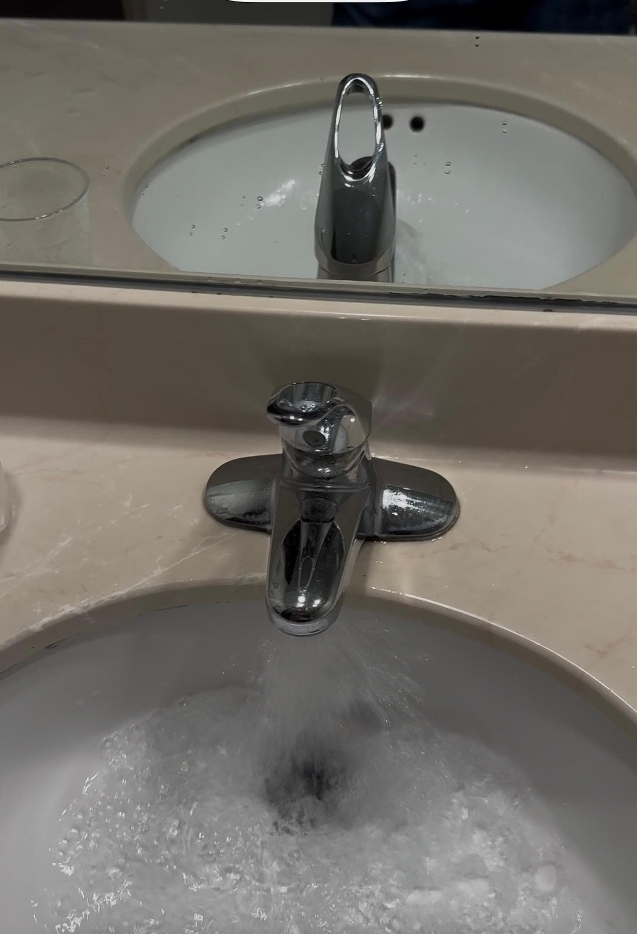 Sink faucet sprayed water all over the counter