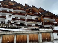 Ganz oben rechts ist die Wohnung