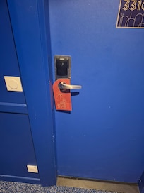 Bitte nicht stören und trotzdem gehen ins Zimmer