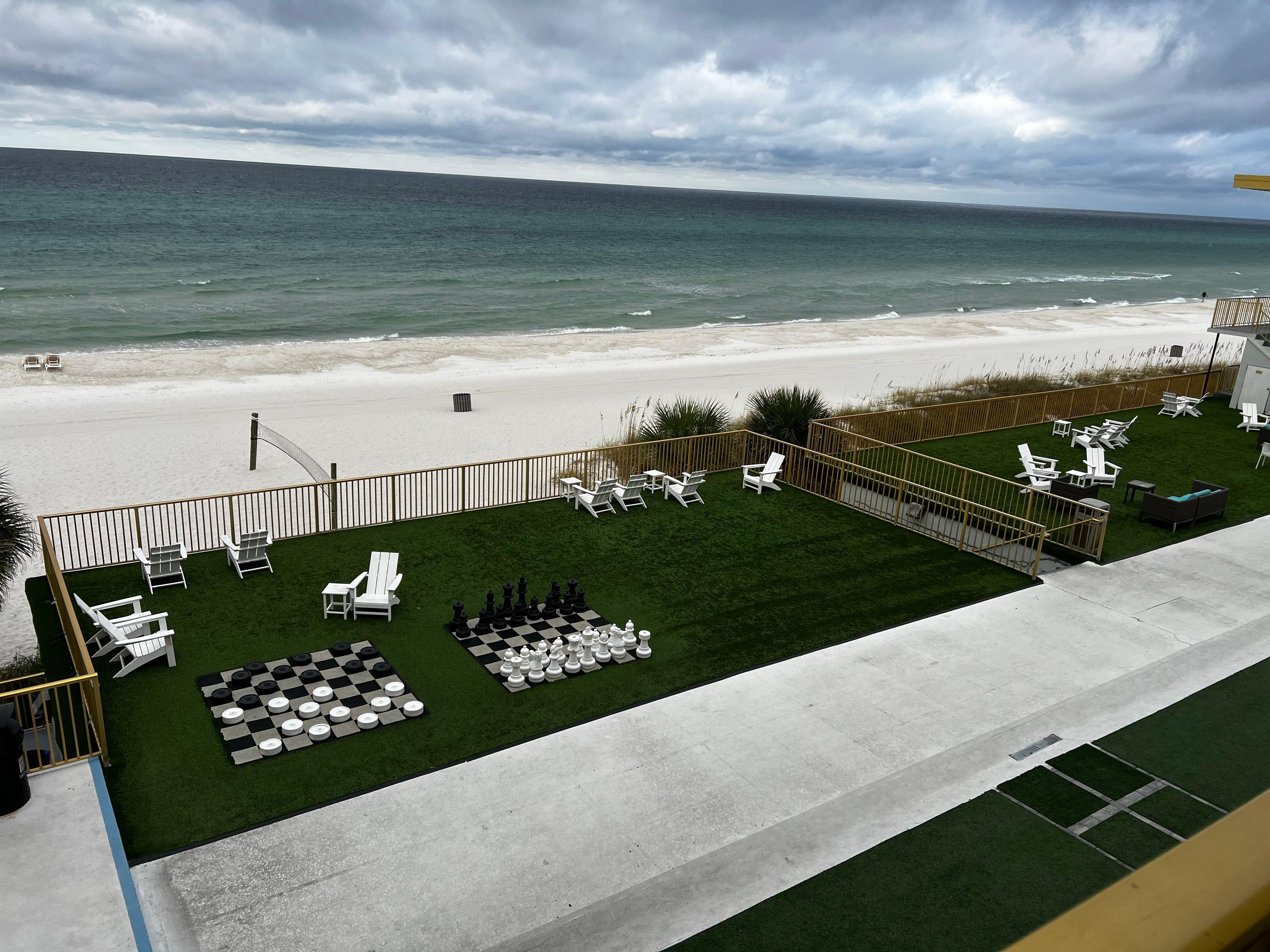 Courtyard view from 432