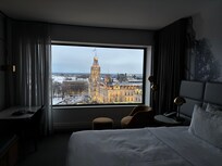 La chambre avec vue sur l’Assemblée Nationale