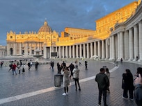 Early morning in St. Peterâs square