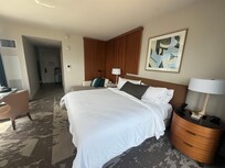 Corner room
17th floor
Patron Tower