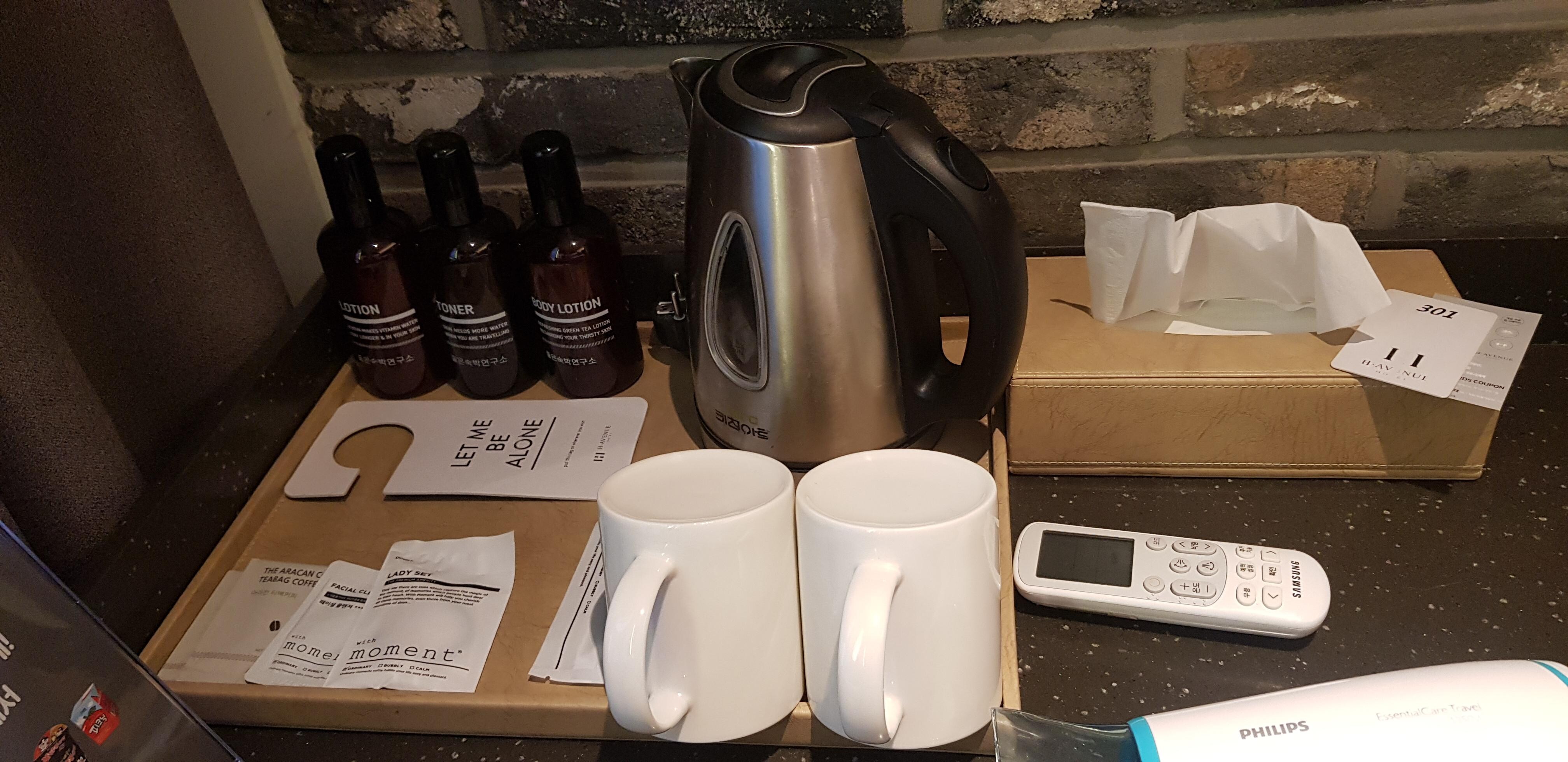 스킨.로션.바디로션 다 있어요. 치약.칫솔도..