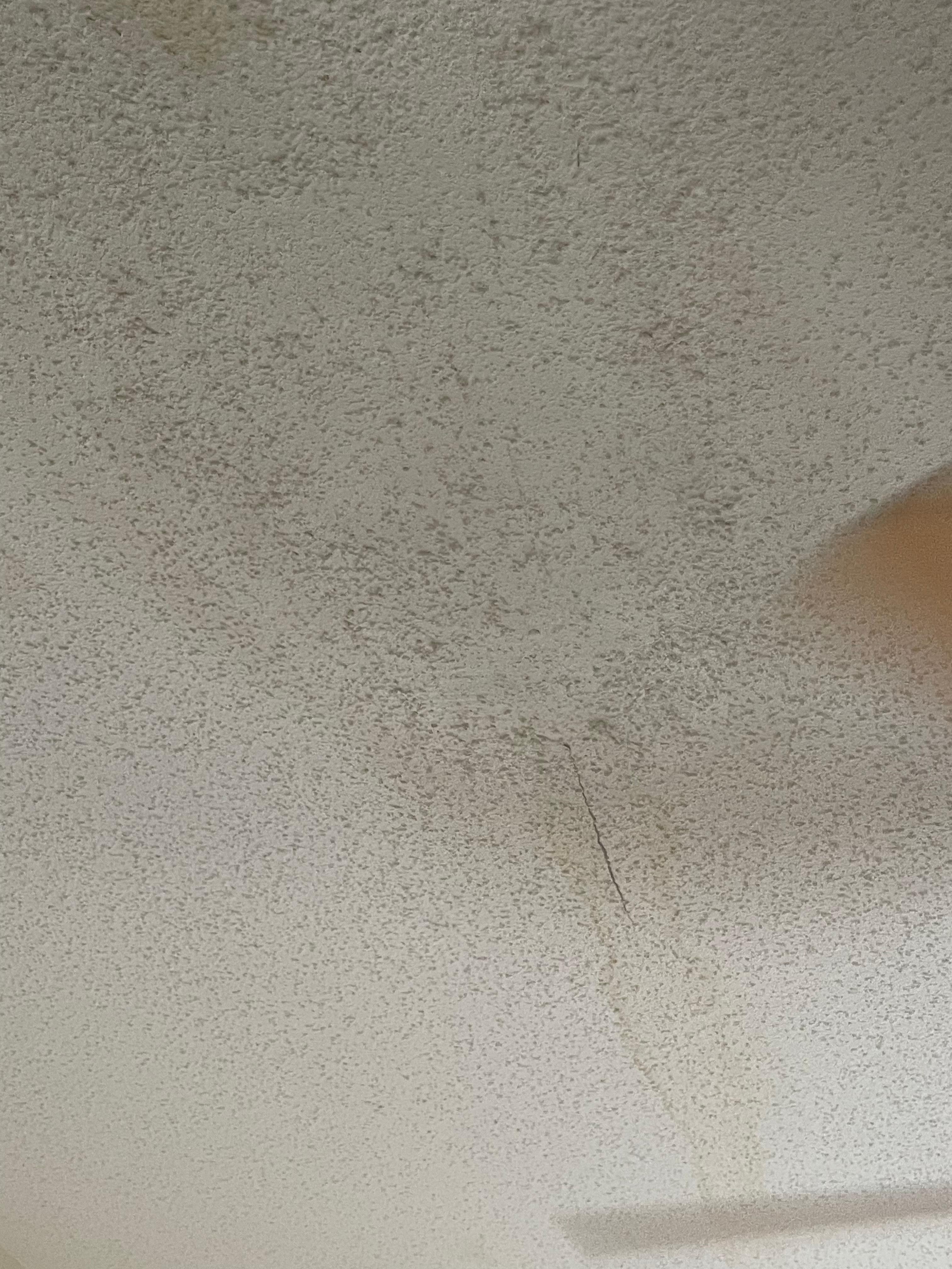 Ceiling in bedroom