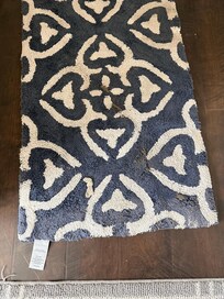 Focus this, there are mud and tissue paper.