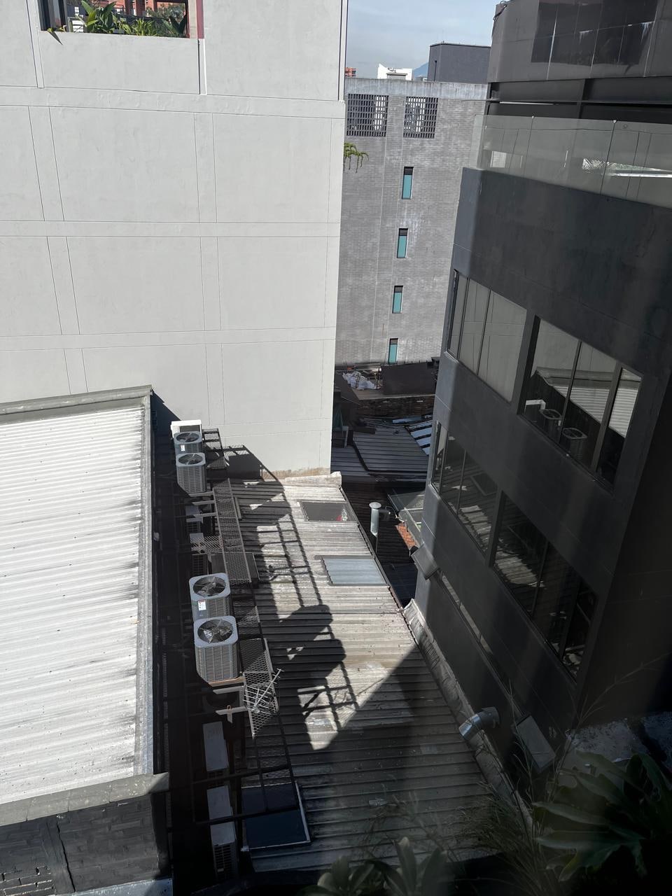 Vista “a la ciudad”  de la habitación que me asignaron 