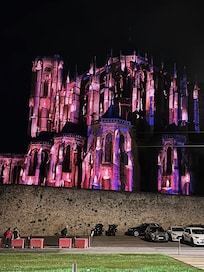 Le Mans cathedral lights at night