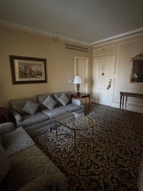 Large very comfortable room