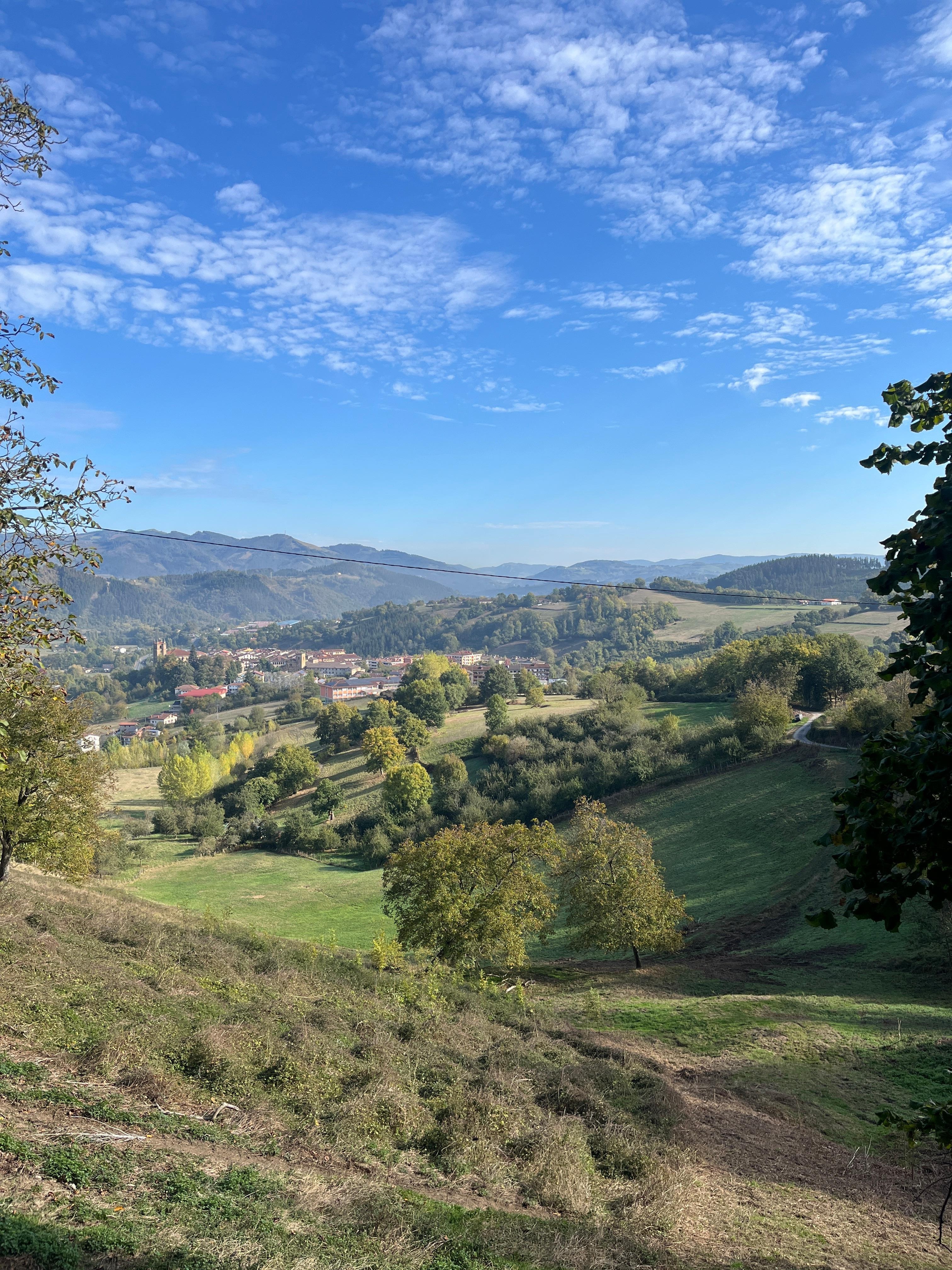 Une route à 2,5km de l’hôtel en montant un peu.