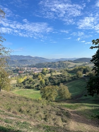 Une route à 2,5km de l’hôtel en montant un peu.
