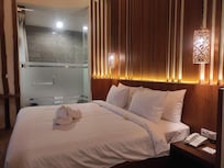 King size bed