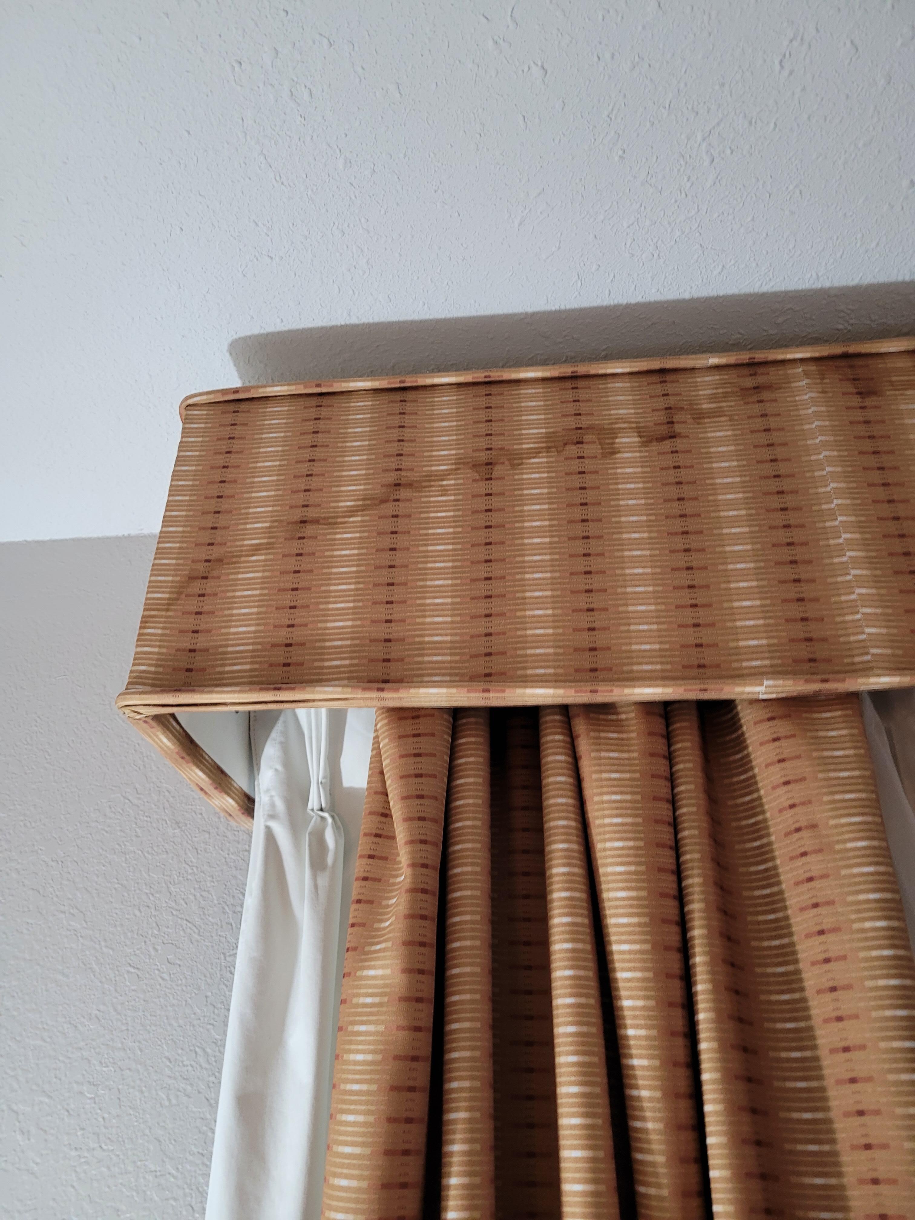 Cornice filthy