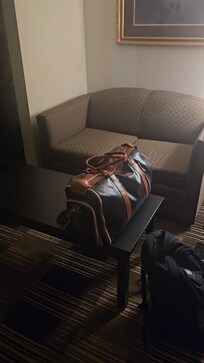 Sitting room w/pull out bed