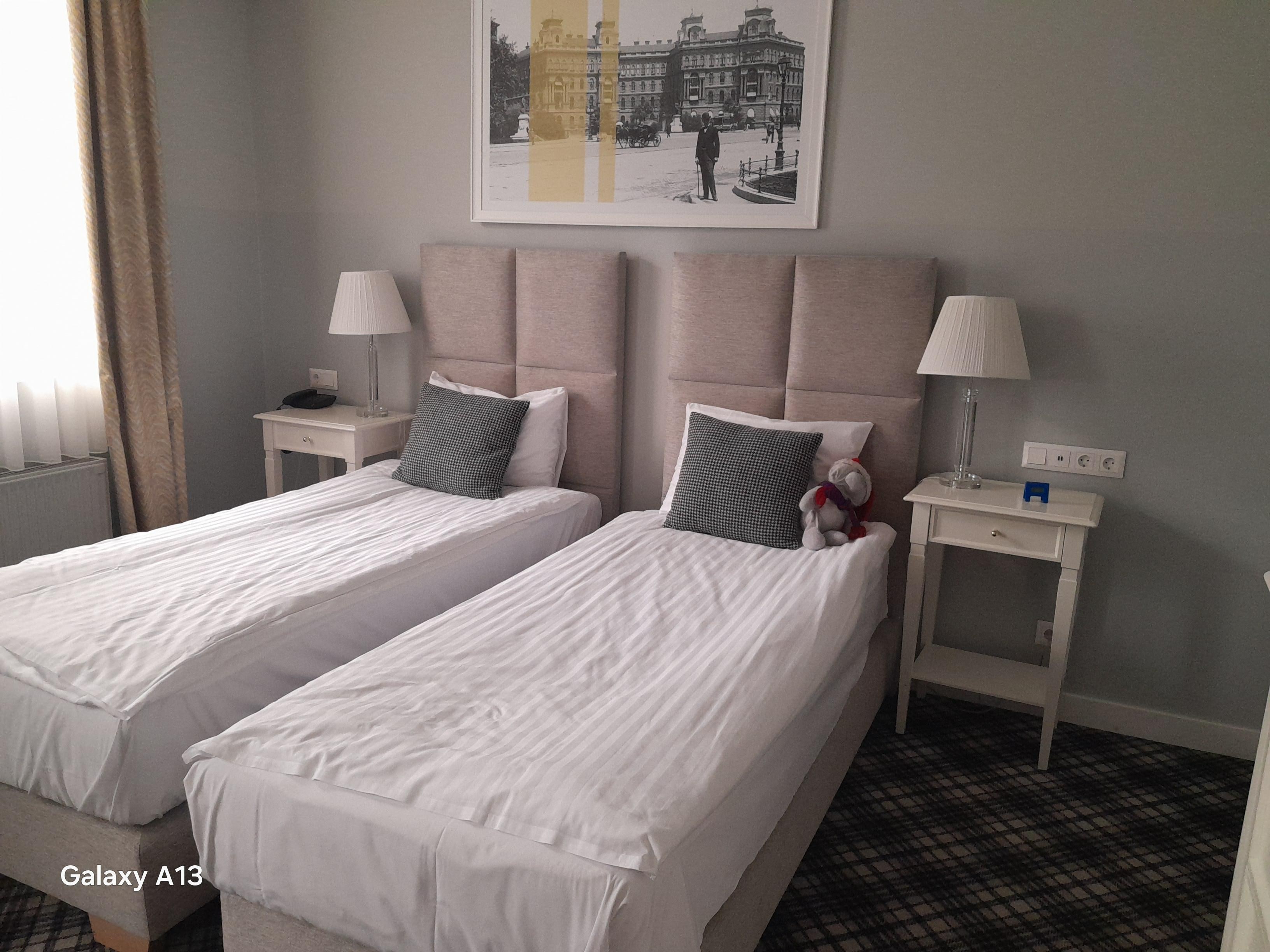 Bedroom 2 (kids room)