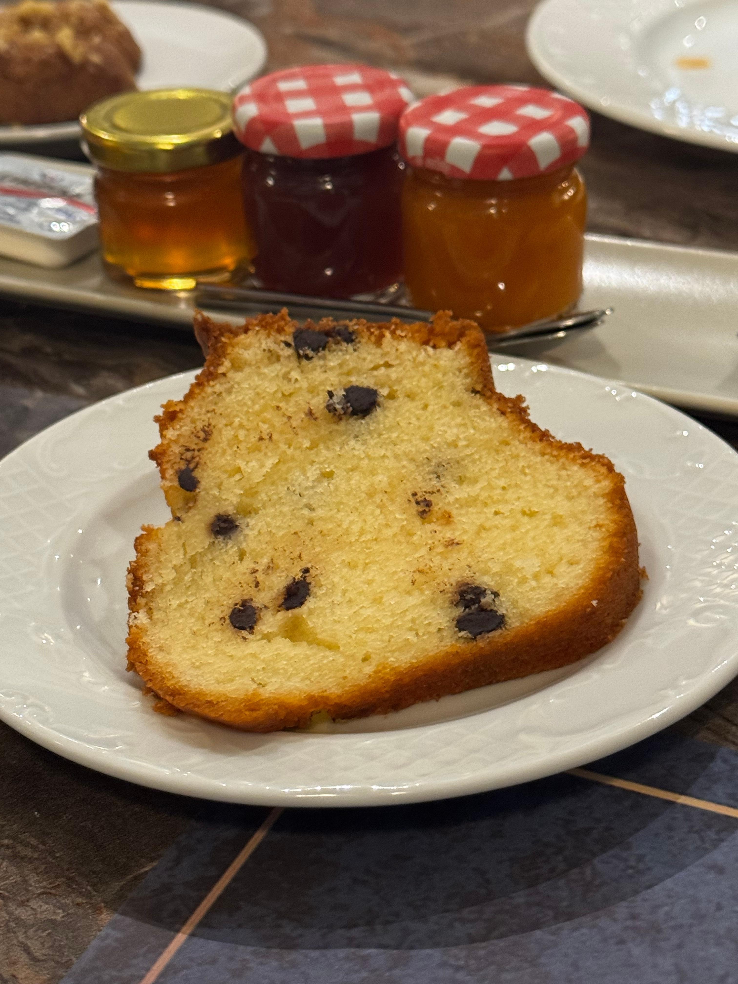Her homemade cake made with yogurts 