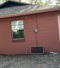 back of house, dusty yard