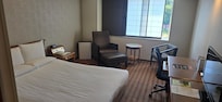 8th Floor room