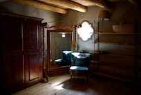 Upstairs loft bedroom