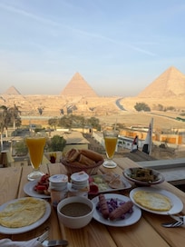 ルーフトップでの朝食