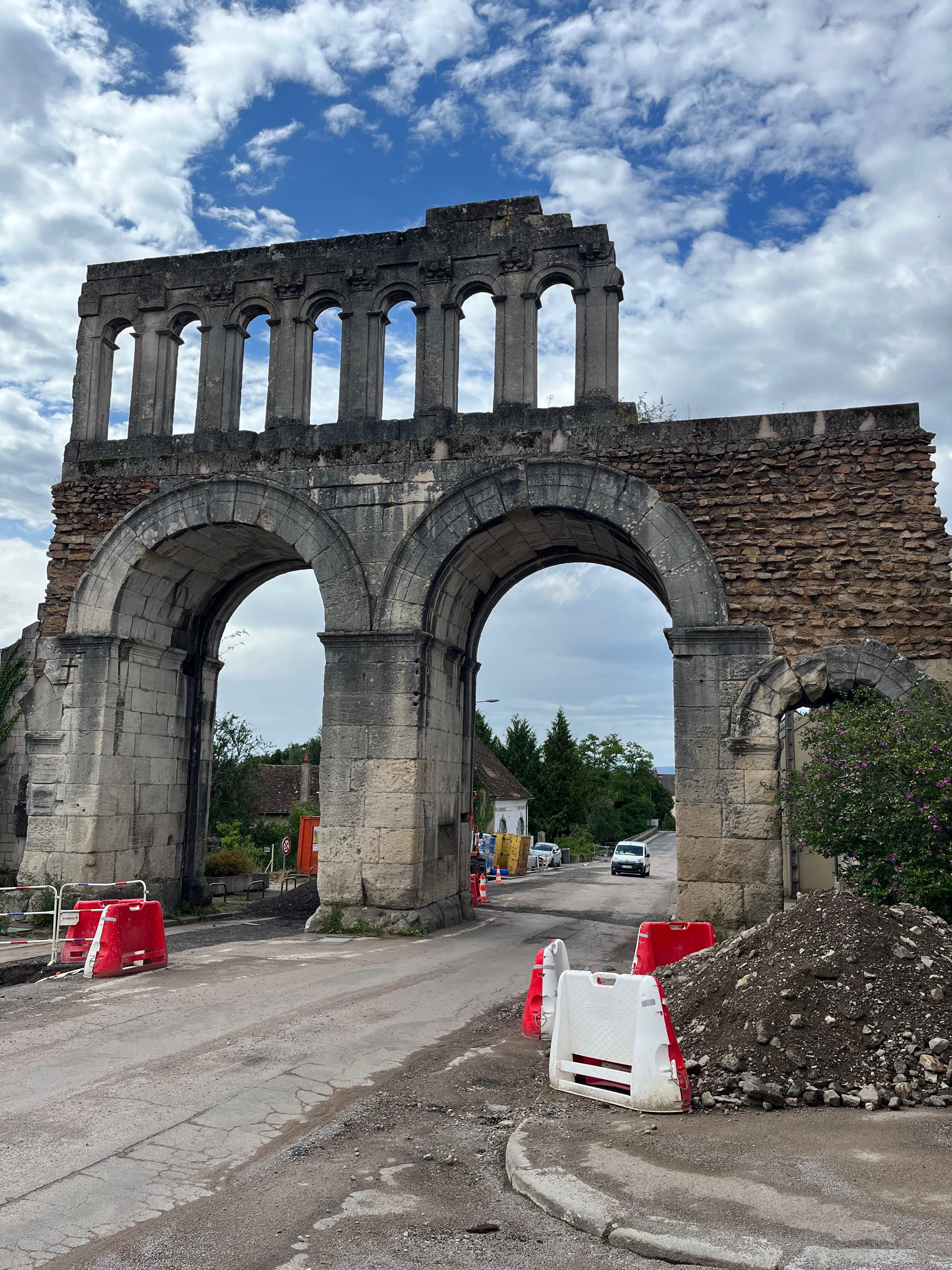 Eines der Römischen Stadttore