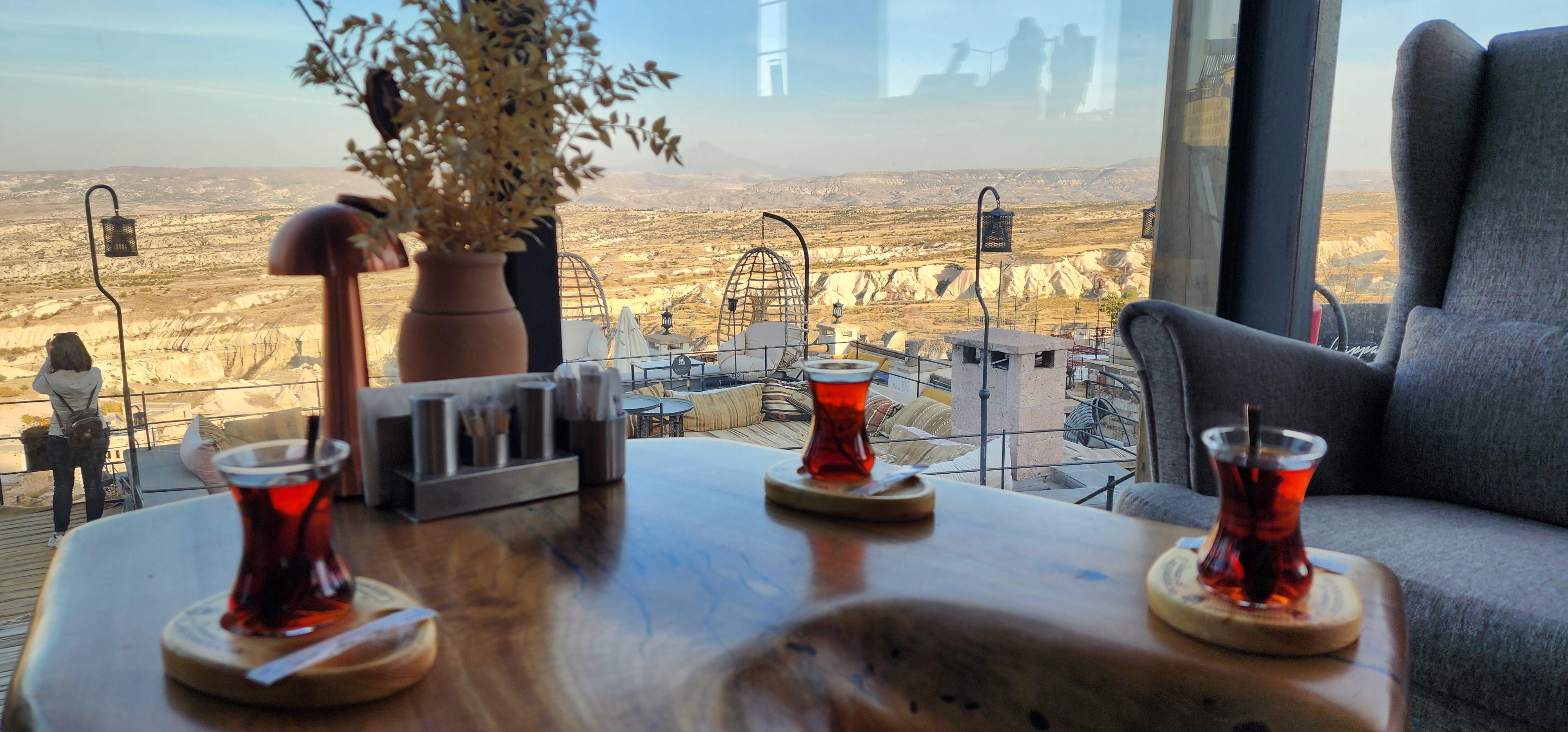 Were offered tea while bags were taken to room