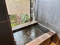 部屋付きの温泉も適温でした