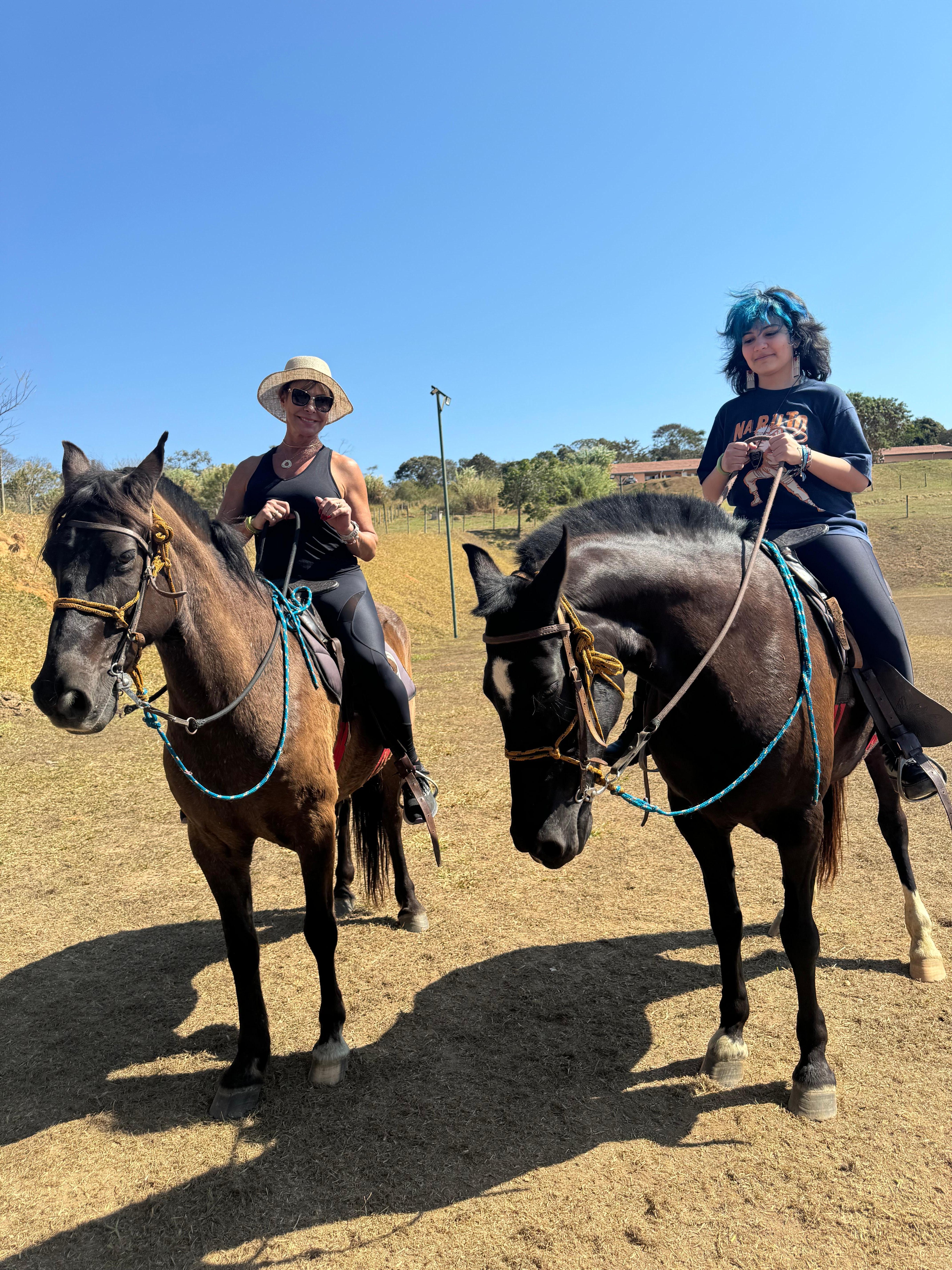 Passeio a cavalo com o Sr Vanderlei orientando ! Perfeito 