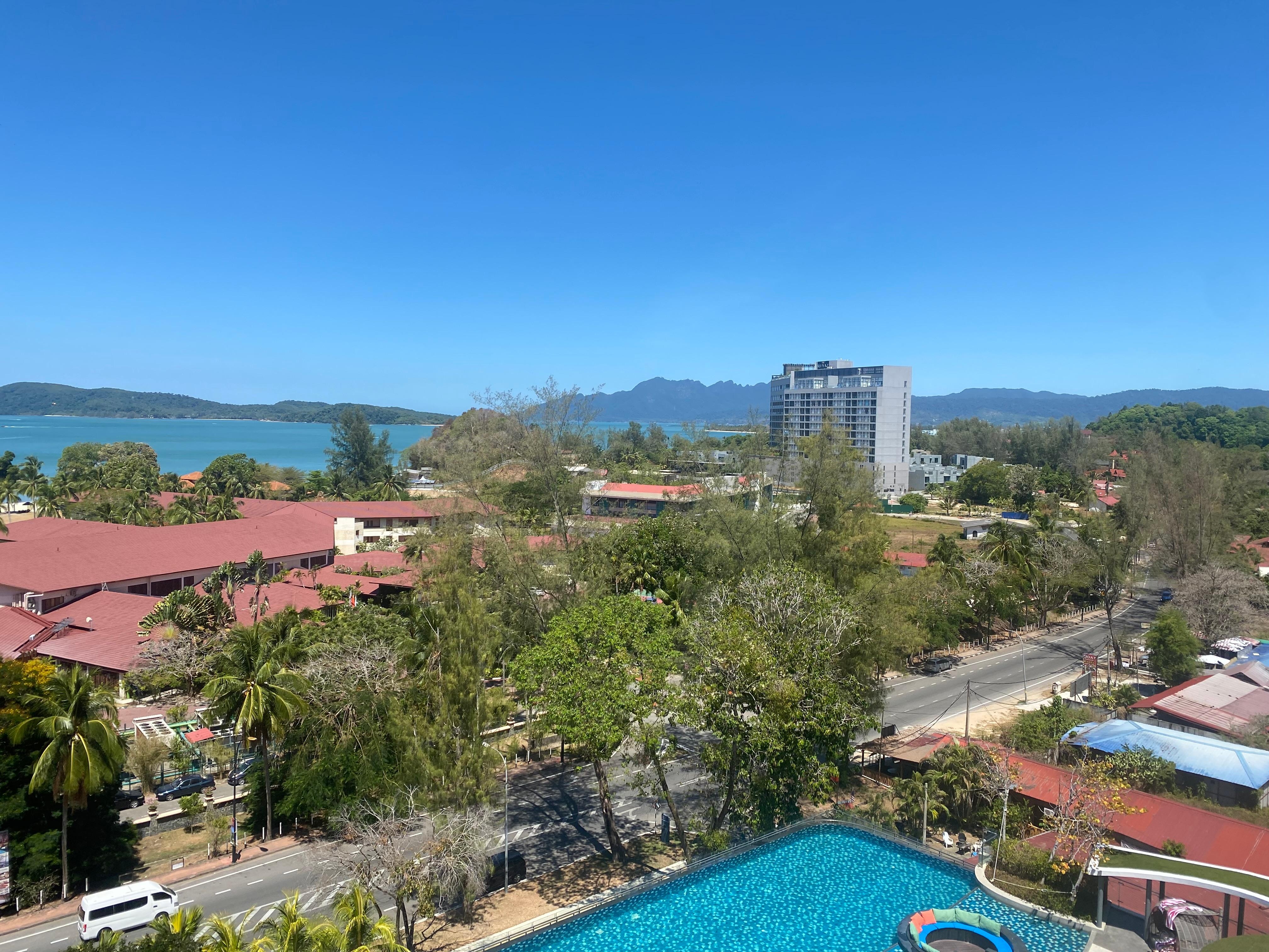 ホテルの客室バルコニーからの景色（昼）