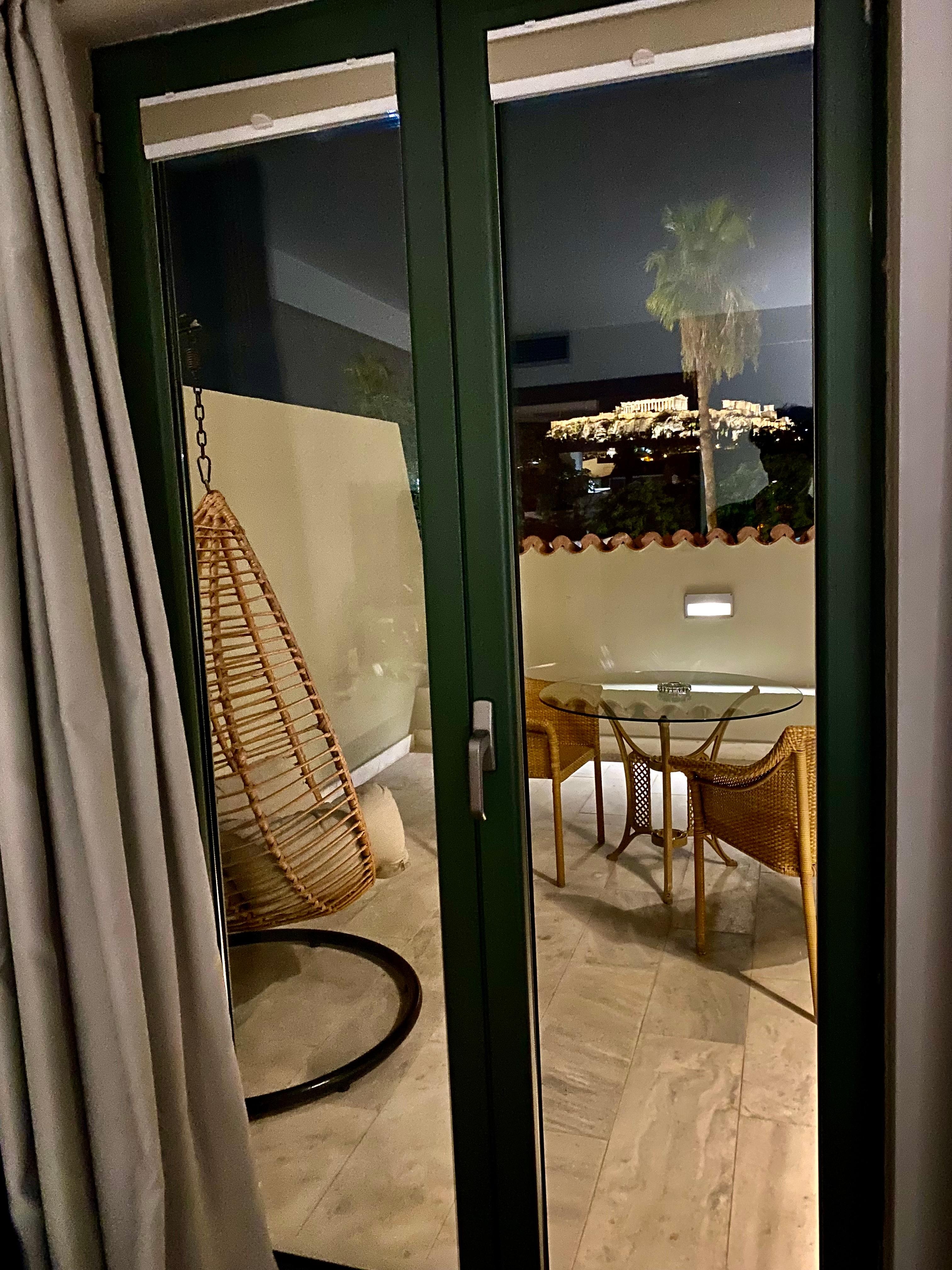 Vue de la chambre vers la terrasse 