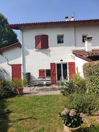 Photo extérieure de maison