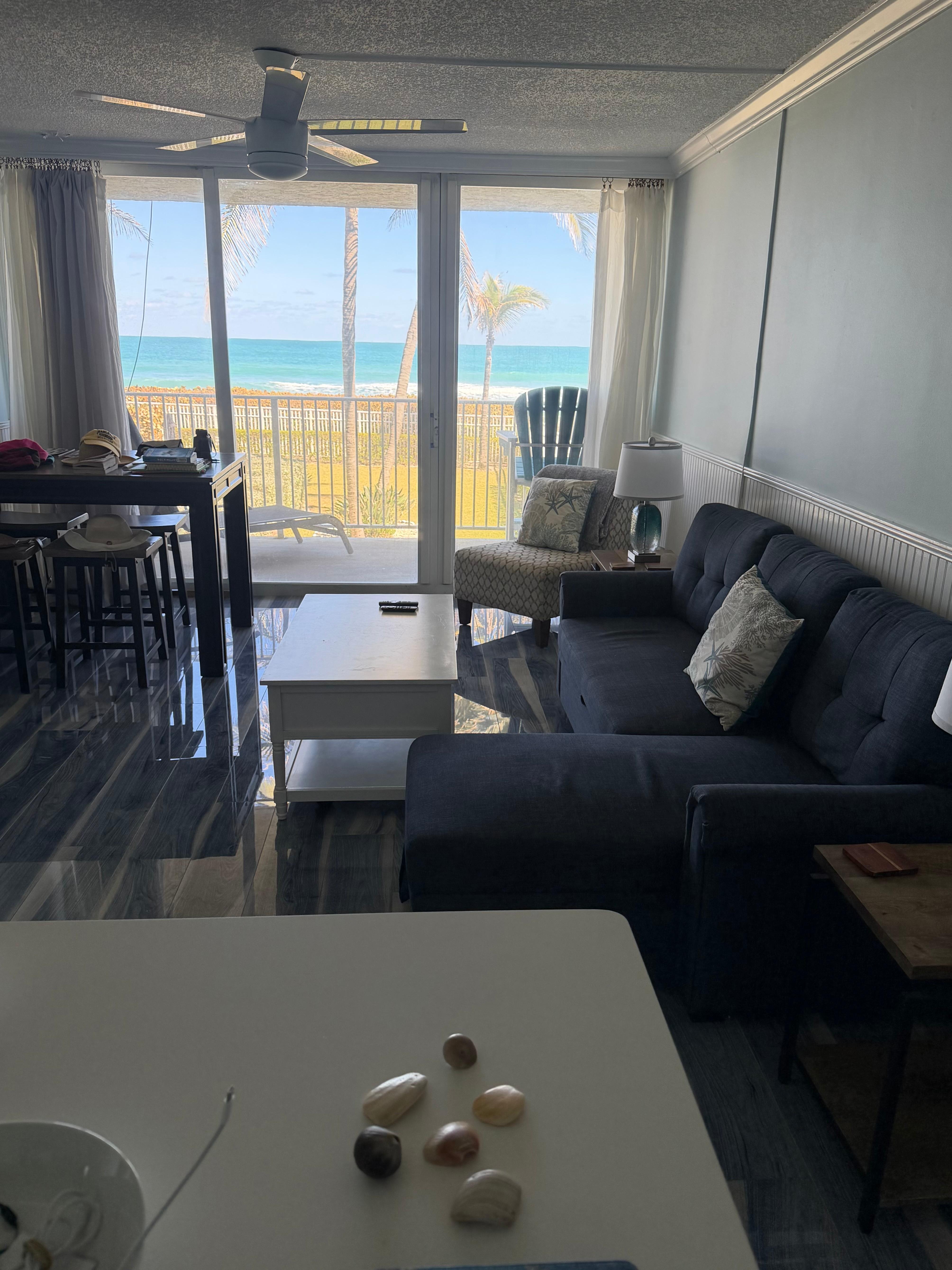 The serenity of the blue colors is very pleasing.