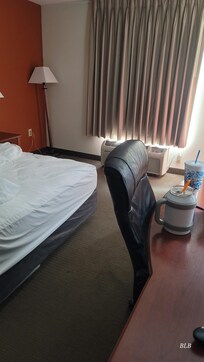 A chair was supposed to be here in the corner.