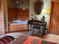 Jetted tub in Master suite